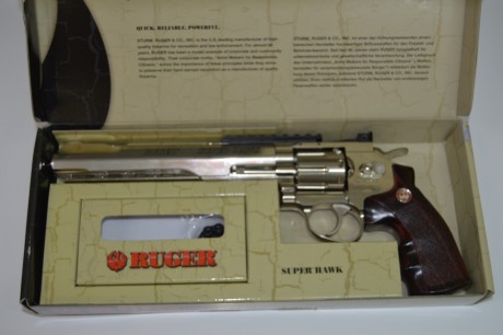 Precioso revolver cromado distribuido por Umarex en perfecto estado de conservación y funcionamiento.
Una 00