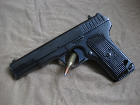 Con mucha pena pongo a la venta esta Tokarev TT33 de la Segunda Guerra Mundial, es una pieza de colección 02