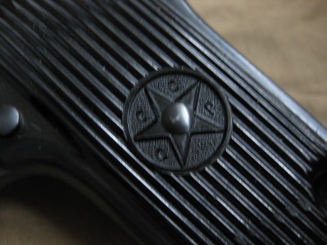 Con mucha pena pongo a la venta esta Tokarev TT33 de la Segunda Guerra Mundial, es una pieza de colección 20