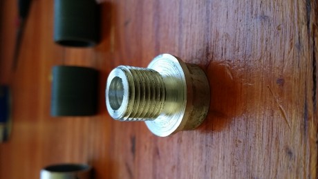 Adaptador de 1/2" unf para tubo de 20 mm y bafles, mas el tubo tipo bullbarrel.Esto se hizo para 00
