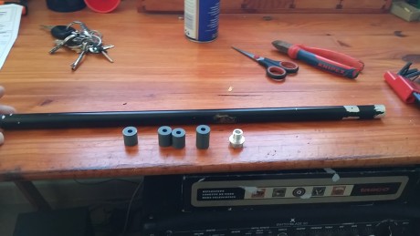 Adaptador de 1/2" unf para tubo de 20 mm y bafles, mas el tubo tipo bullbarrel.Esto se hizo para 10