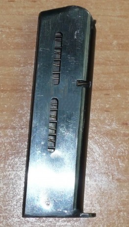   Se vende este cargador del 9 corto (. 380) para la pistola Llama, modelos: II y III. 
Apenas sin uso, 80