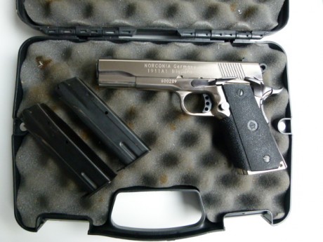 Buenas,

Cambio el arma arriba señalada por Glock 19 o Hk USP compact + diferencia en euros preferiblemente 02