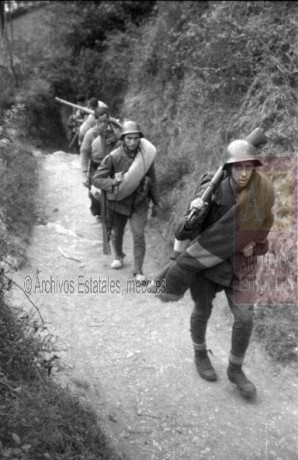 Se ven algunos chismes curiosos....

 http://www.theatlantic.com/static/infocus/wwi/wwitech/ 160