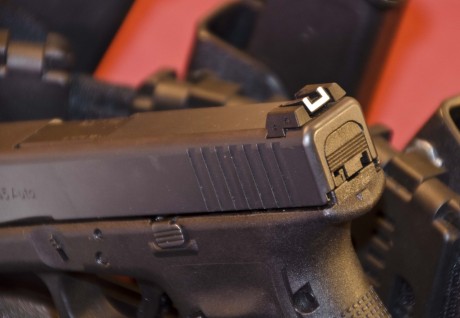 *  PISTOLA SEMIAUTOMÁTICA GLOCK 41 GEN 4 en CALIBRE 45 ACP . (Debe de ser única o de las pocas que han 21