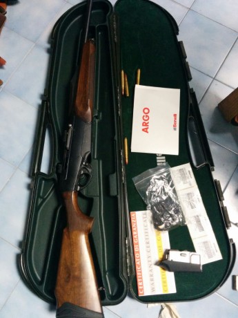Vendo Rifle Benelli Arco calibre 9,3*62, maletin de transporte, monturas Apel originales, visor y 2 cargadores. 02