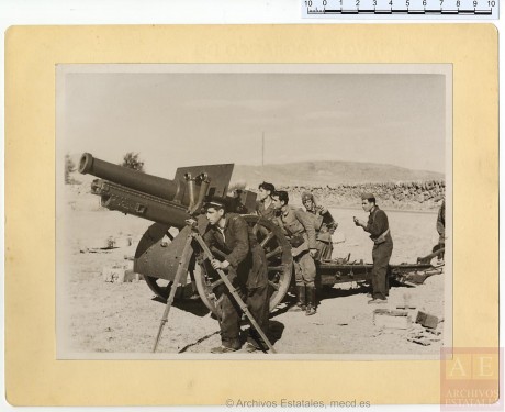 Como me gustan mucho las fotografías antiguas y ha salido un tema con fotos de la I Guerra Mundial, hago 01