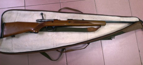 En venta rifle Santa Barbara de Luxe, cal. 308, en buen estado, funda de regalo
precio 400 euros 01