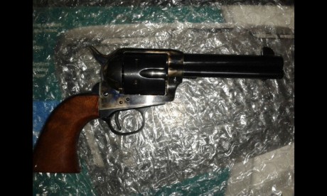VENDO O CAMBIO 

UBERTI CATTELMAN calibre 4440 o 44.40 wichester cartucho metalico

En perfecto estado, 00