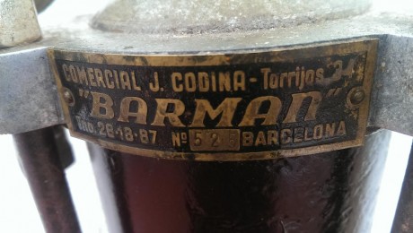 Cambio o Vendo maquina de recargar cartuchos de munición, parece que es hidraulica, no se si le falta 01