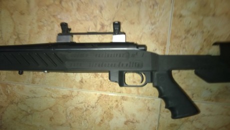 Buenas, un compañero me pide que le anuncie la venta del siguiente Rifle.
Es un Remington calibre 7mm 02