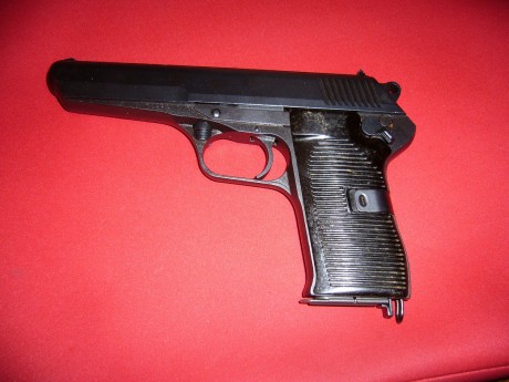 Hace unos días encontré por casualidad en una web extranjera un arma a la venta que hacía muchos años 122