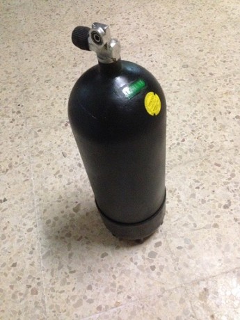 vendo scuba de 15L de 200 Bares, retimbrada en diciembre de 2014. Por 150€ 01