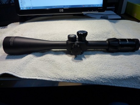  VENDIDO Es un visor de muy buena calidad, 10X40X56, con tubo de 30 m/m, mejor que el famoso Weawer T36, 11