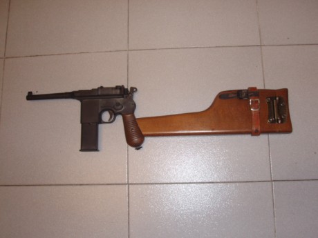 Hola,

Pocas armas me despiertan una atracción casi atávica com esta pistola. Cuando, acertademante, Umarex 120