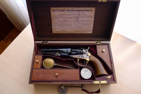 Buenos dias!

Hace un tiempo, pedi ayuda a los foreros  para poder fabricar una caja para mi revolver 60