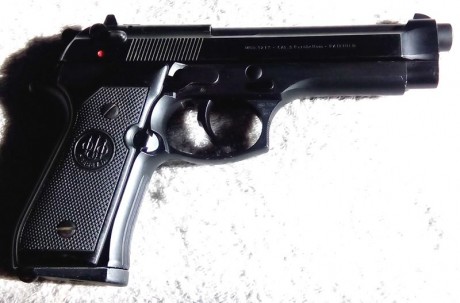 Vendo pistola Beretta F92. En muy buen estado. Con 2 cargadores de 15 cartuchos. La vendo por no usar. 00
