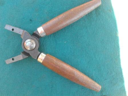  ******************VENDIDAS************************************** 
Compañeros, vendo Turquesa y tenazas 01