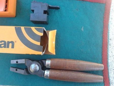  ******************VENDIDAS************************************** 
Compañeros, vendo Turquesa y tenazas 10