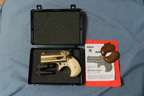 Vendo esta preciosidad, una Derringer fabricada por Rohm (Alemana) en 9mm RK de mi coleccion personal.
Acabado 02