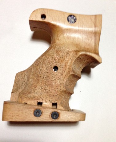 Hola,
Vendo cacha anatómica para revolver Smith&Wesson 686. Tamaño L

Comprada y solo probada, no 00
