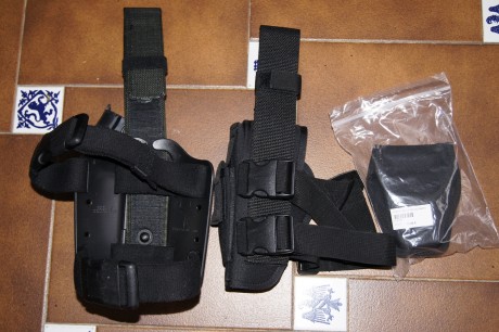 Vendo dos fundas tacticas perneras para la pistola HK USP COMPACT; estan usadas durante muy poco tiempo, 00