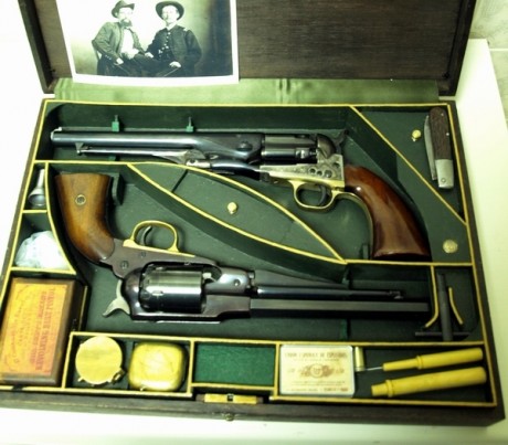 Buenos dias!

Hace un tiempo, pedi ayuda a los foreros  para poder fabricar una caja para mi revolver 150