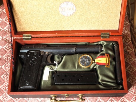 Buenos dias!

Hace un tiempo, pedi ayuda a los foreros  para poder fabricar una caja para mi revolver 160
