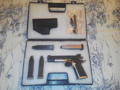 Vendo pistola Llama MAX II customizada para IPSC.
Calibre 9mmPb, cañón pesado, alza micrométrica, punto 01