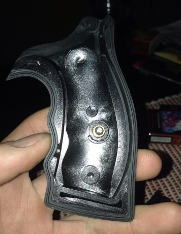 Hola,

Vendo cacha de serie para revolver S&W 686.
Está sin utilizar. La quité el mismo dia que compré 70