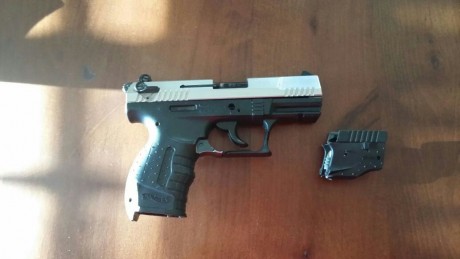 Por esceso de cupo vendo dos arma.
Una Glock 21 del cal.45 con dos cargadores y caja original por 325€ 01