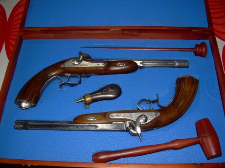 Buenos dias!

Hace un tiempo, pedi ayuda a los foreros  para poder fabricar una caja para mi revolver 31