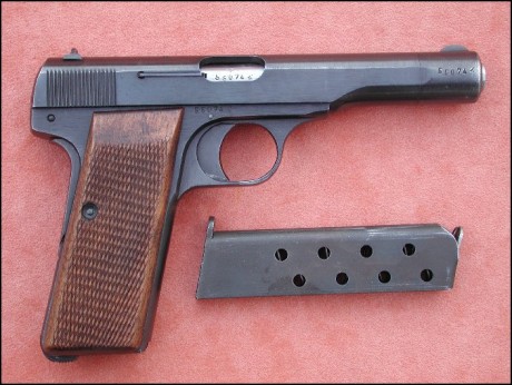 Hace unos días encontré por casualidad en una web extranjera un arma a la venta que hacía muchos años 40
