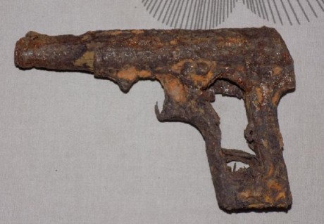 Hace unos días encontré por casualidad en una web extranjera un arma a la venta que hacía muchos años 81