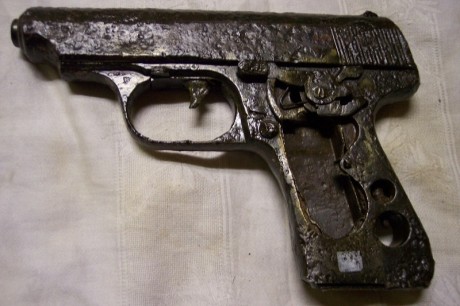 Hace unos días encontré por casualidad en una web extranjera un arma a la venta que hacía muchos años 90