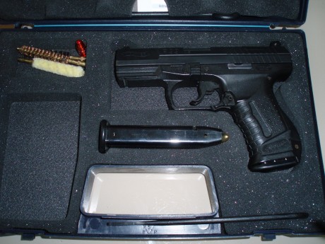 Se vende walther p99 as guiada con licencia A usada para ir de paisano. La pistola esta perfecta con sus 02