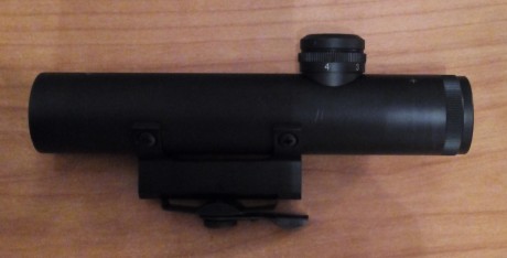 Vendo visor  4x20 para asa de AR-15, usado pero en buen estado (tiene algún roce exterior de guardar el 01