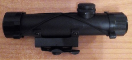 Vendo visor  4x20 para asa de AR-15, usado pero en buen estado (tiene algún roce exterior de guardar el 00