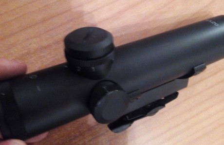 Vendo visor  4x20 para asa de AR-15, usado pero en buen estado (tiene algún roce exterior de guardar el 10