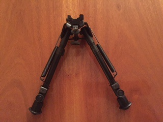 Vendo bipode, 25€ mas portes si los hubiera. 01