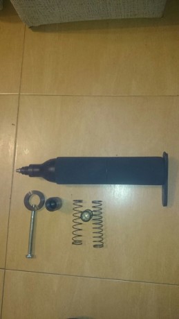 Pues por no darle uso un amigo mio me ha pedido que le ponga a la venta esta carabina. Es una gunpower 00