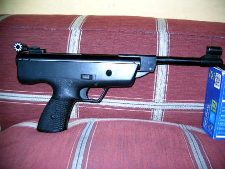 Vendo pistola Norica Modelo 83 en impecable estado. Made in Spain.  Muy poco uso. Dispone de seguro automático 01