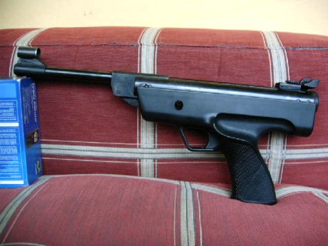 Vendo pistola Norica Modelo 83 en impecable estado. Made in Spain.  Muy poco uso. Dispone de seguro automático 00