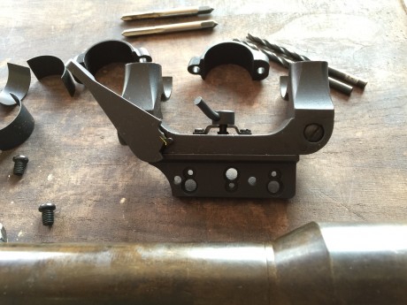 Anunció aquí en venta el CONJUNTO siguiente, para fusil K98

MONTURA LATERAL CORTA:
Es una réplica en 02
