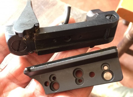 Anunció aquí en venta el CONJUNTO siguiente, para fusil K98

MONTURA LATERAL CORTA:
Es una réplica en 01
