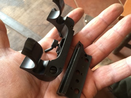 Anunció aquí en venta el CONJUNTO siguiente, para fusil K98

MONTURA LATERAL CORTA:
Es una réplica en 00