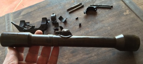 Anunció aquí en venta el CONJUNTO siguiente, para fusil K98

MONTURA LATERAL CORTA:
Es una réplica en 12