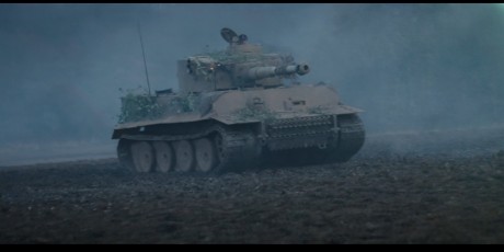 Disculpar que en este foro comente algo de esta pelicula, pero como para mi, tiene mucho que ver esta 140