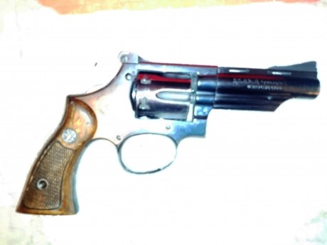 Hola,un amigo del club me ha pedido que le ponga en este foro sus dos armas a la venta,se trata de un 00