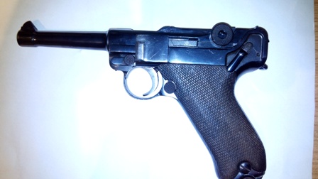 Buenos dias.

Tengo una pistola LUGER P08 y me gustaría conocer un poco de su posible historia y veo que 02